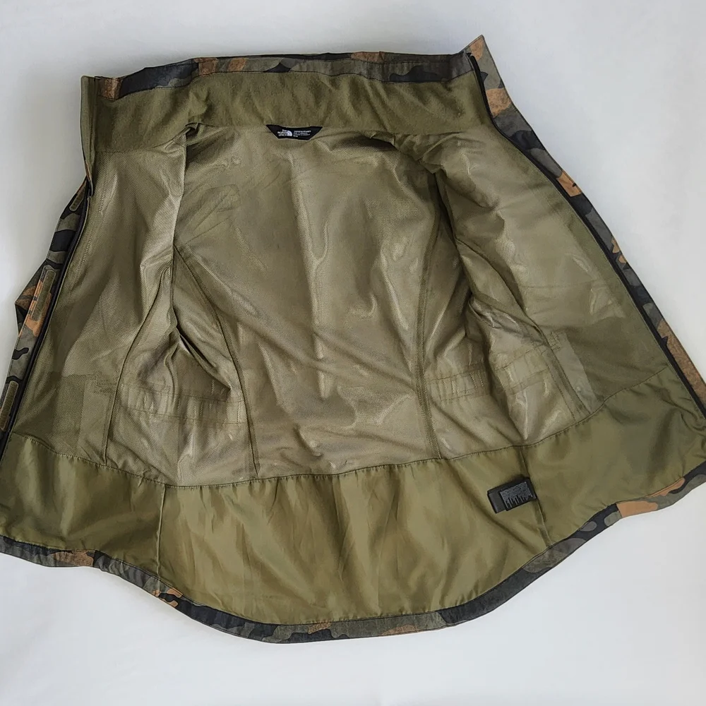 North Face Women's Resolve II Camo Rain Jacket - Picture 4 of 5